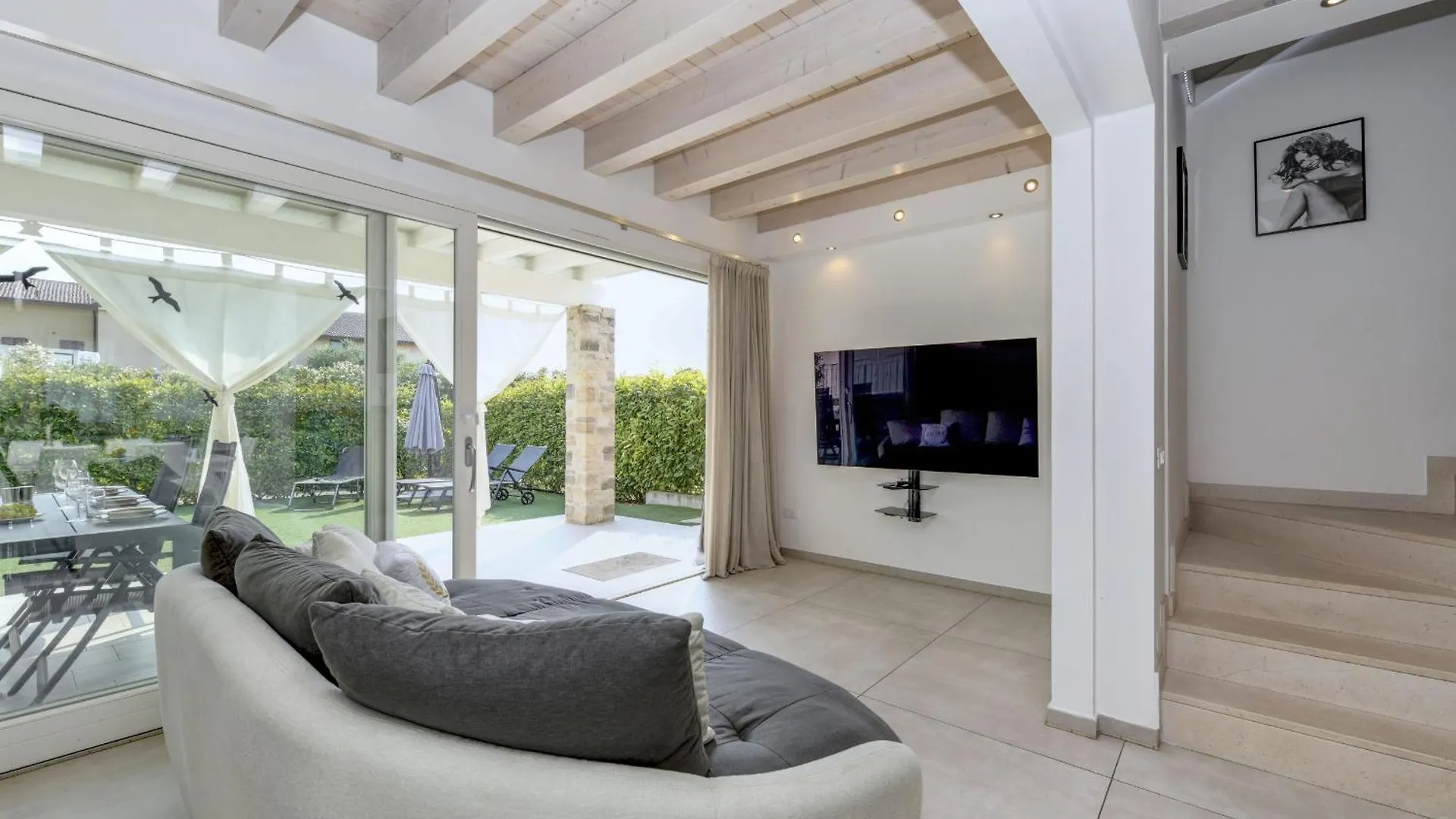 Mgh Luxury - Villa Marlene Peschiera del Garda 0*,  Itálie